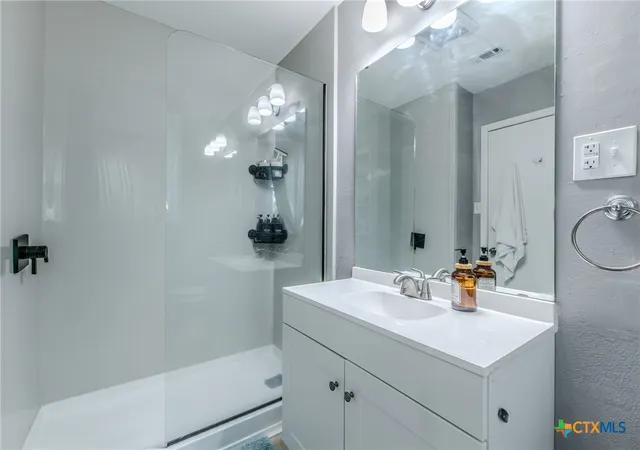 Photo 4 of Single family home for sale at 1199 Fm 2271, Belton, TX 76513 | MLS# 623076 | Listing updated on 2026-10-01