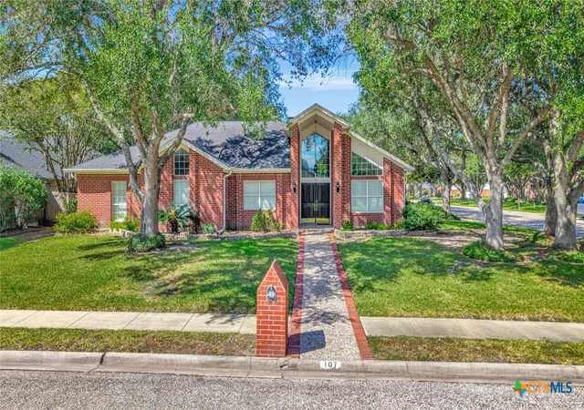 Photo 1 of Single family home for sale at 107 Tournament Dr, Victoria, TX 77904 | MLS# 622532 | Listing updated on 2026-09-11