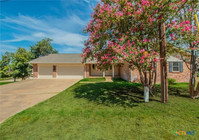 Photo 1 of Single family home for sale at 26 S Cliffwood Cir, Belton, TX 76513 | MLS# 623128 | Listing updated on 2026-09-10