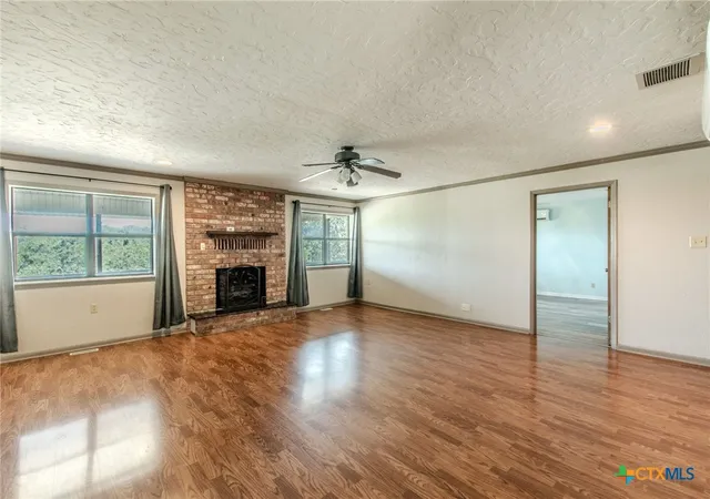 Photo 2 of Single family home for sale at 26 S Cliffwood Cir, Belton, TX 76513 | MLS# 623128 | Listing updated on 2026-09-10