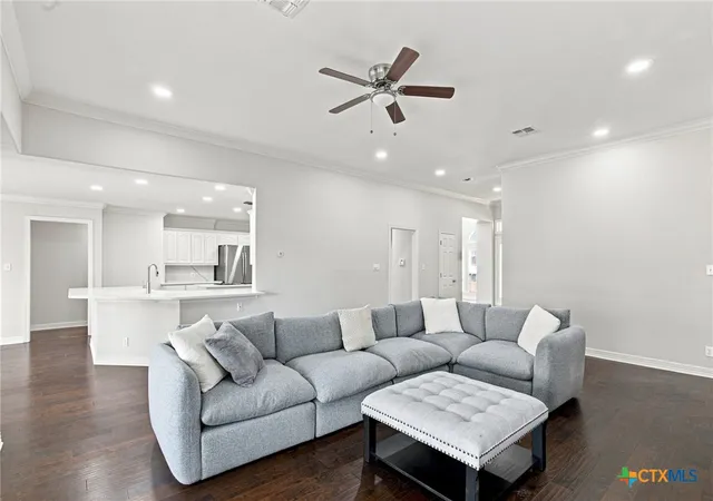Photo 3 of Single family home for sale at 202 Ridge Vw, Victoria, TX 77904 | MLS# 621551 | Listing updated on 2026-08-22