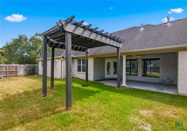 Photo 3 of Single family home for sale at 202 Ridge Vw, Victoria, TX 77904 | MLS# 621551 | Listing updated on 2026-08-22