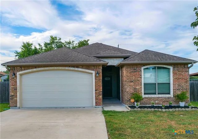 Photo 1 of Single family home for sale at 120 Sandpiper Dr, Victoria, TX 77905 | MLS# 623342 | Listing updated on 2026-09-01