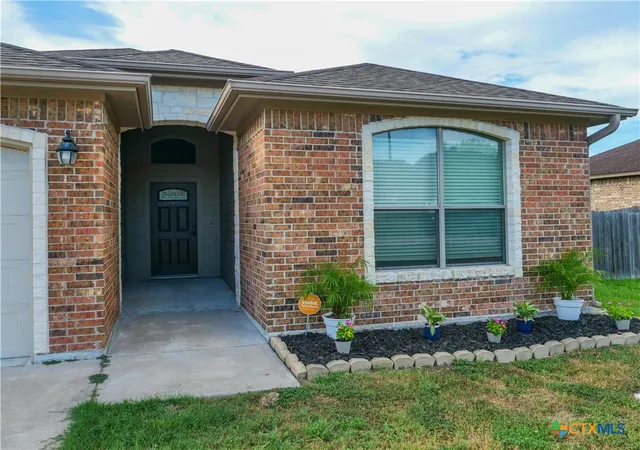 Photo 4 of Single family home for sale at 120 Sandpiper Dr, Victoria, TX 77905 | MLS# 623342 | Listing updated on 2026-09-01