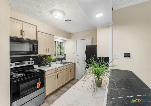 Photo 3 of Single family home for sale at 801 Adela St, Killeen, TX 76541 | MLS# 623163 | Listing updated on 2026-08-27