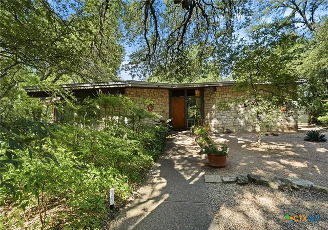 Photo 3 of Single family home for sale at 2634 Marlandwood Cir, Temple, TX 76502 | MLS# 623325 | Listing updated on 2026-10-07