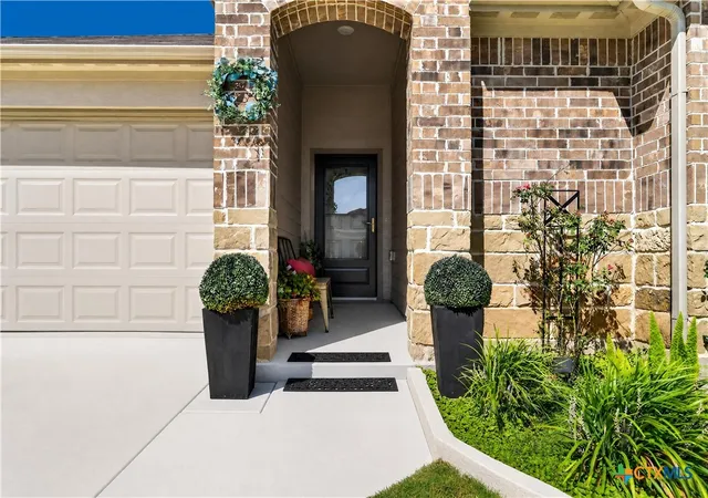 Photo 3 of Single family home for sale at 557 Chaco Loop, Seguin, TX 78155 | MLS# 623227 | Listing updated on 2026-10-07
