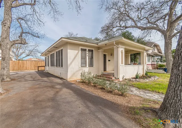 Photo 2 of Single family home for sale at 147 S Academy Ave, New Braunfels, TX 78130 | MLS# 623339 | Listing updated on 2026-09-03