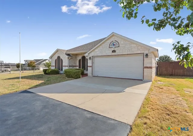 Photo 3 of Single family home for sale at 709 County Road 3371, Kempner, TX 76539 | MLS# 623402 | Listing updated on 2026-09-27