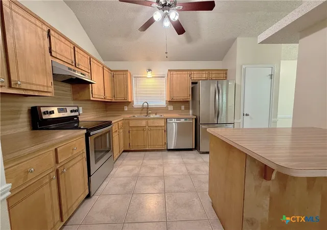 Photo 3 of Sale Pending at 505 Robertstown Rd, Copperas Cove, TX 76522 | MLS# 623407 | Listing updated on 2026-09-06