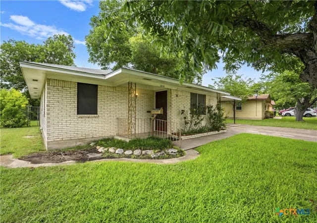 Photo 2 of Single family home for sale at 2214 S 43rd St, Temple, TX 76504 | MLS# 623420 | Listing updated on 2026-09-19