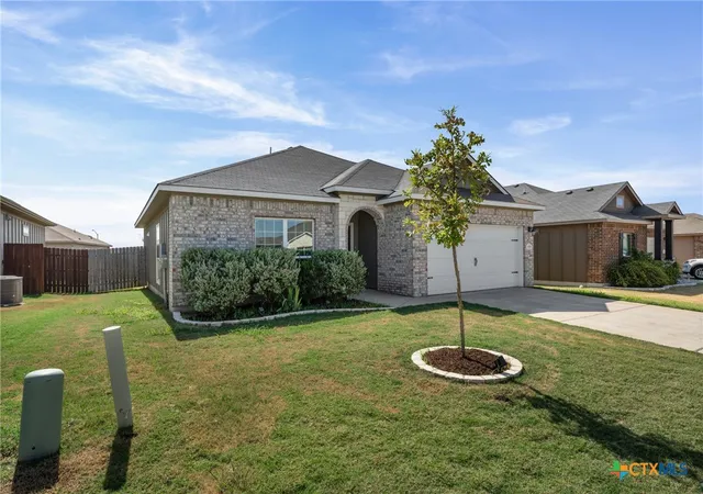 Photo 2 of Single family home for sale at 1339 Lakeway Crossing Dr, Temple, TX 76502 | MLS# 623219 | Listing updated on 2026-10-02