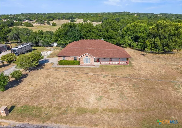 Photo 3 of Single family home for sale at 825 County Road 3350, Kempner, TX 76539 | MLS# 623425 | Listing updated on 2026-09-14