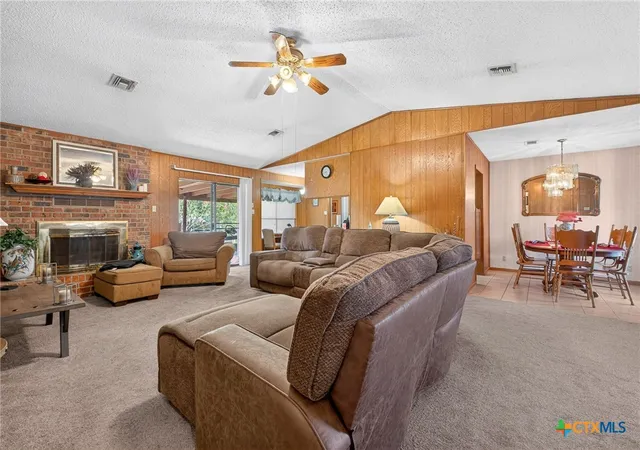 Photo 3 of Single family home for sale at 406 E Upshaw Ave, Temple, TX 76501 | MLS# 623450 | Listing updated on 2026-09-03