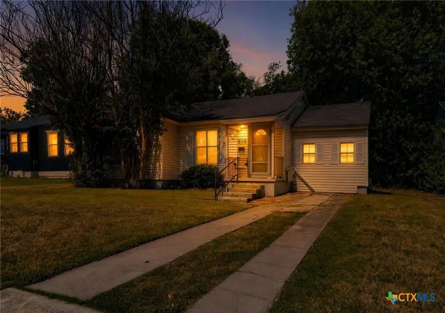 Photo 3 of Single family home for sale at 810 N 8th St, Temple, TX 76501 | MLS# 623031 | Listing updated on 2026-08-26