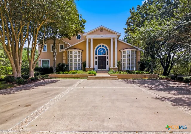 Photo 1 of Mansion for sale at 204 Creekridge Dr, Victoria, TX 77904 | MLS# 623464 | Listing updated on 2026-08-26