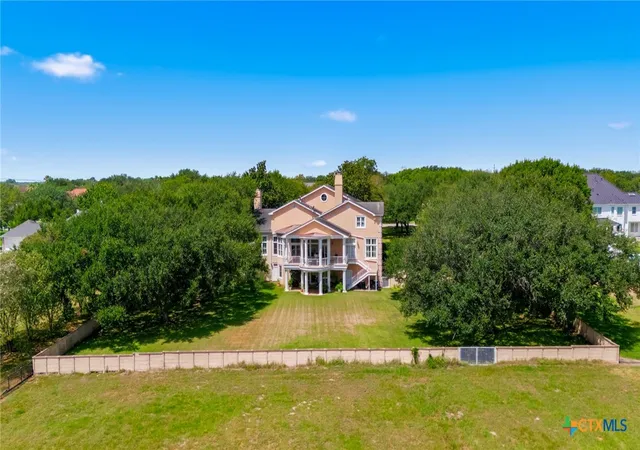 Photo 3 of Mansion for sale at 204 Creekridge Dr, Victoria, TX 77904 | MLS# 623464 | Listing updated on 2026-08-26