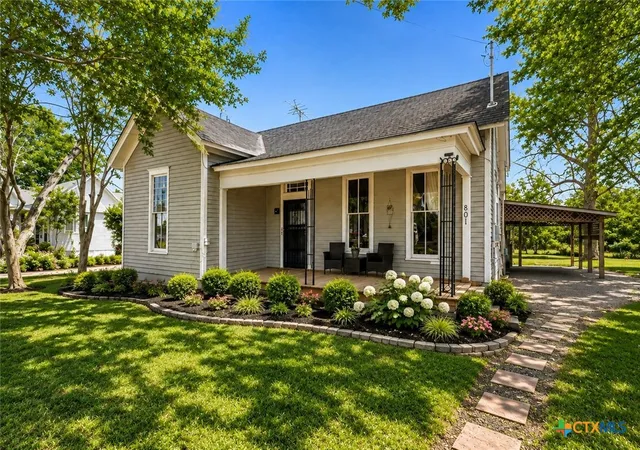 Photo 1 of Single family home for sale at 801 Josephine St, Yoakum, TX 77995 | MLS# 623474 | Listing updated on 2026-08-24