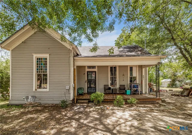 Photo 2 of Single family home for sale at 801 Josephine St, Yoakum, TX 77995 | MLS# 623474 | Listing updated on 2026-08-24