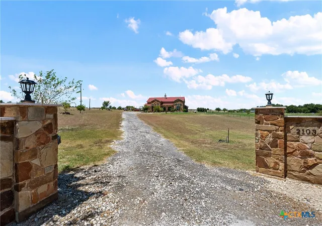 Photo 4 of House for sale at 2103 County Road 320, Granger, TX 76530 | MLS# 623505 | Listing updated on 2026-09-25