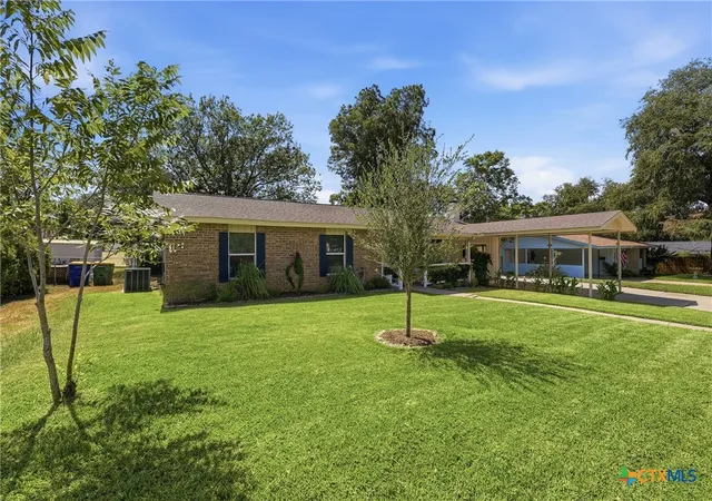 Photo 4 of Sale Pending at 228 S Ponton St, Gonzales, TX 78629 | MLS# 623388 | Listing updated on 2026-09-28