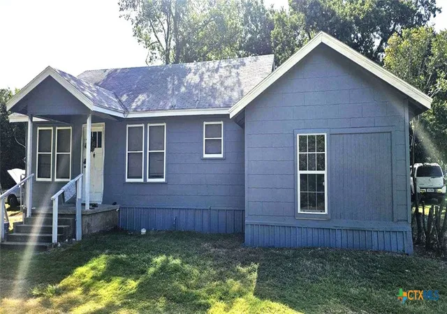 Photo 2 of Single family home for sale at 501 N Austin Ave, Cameron, TX 76520 | MLS# 623518 | Listing updated on 2026-08-25