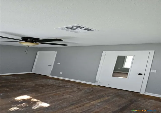 Photo 3 of Single family home for sale at 501 N Austin Ave, Cameron, TX 76520 | MLS# 623518 | Listing updated on 2026-08-25