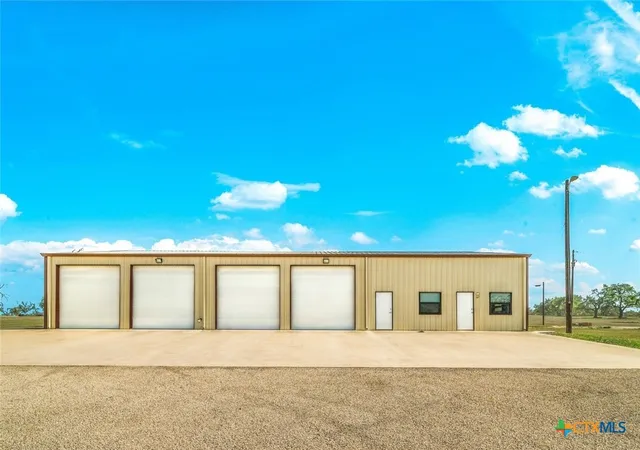 Photo 2 of Single family home for sale at 281 Goose Landing Wy, Harper, TX 78631 | MLS# 623577 | Listing updated on 2026-08-26