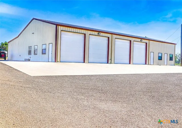 Photo 3 of Single family home for sale at 281 Goose Landing Wy, Harper, TX 78631 | MLS# 623577 | Listing updated on 2026-08-26