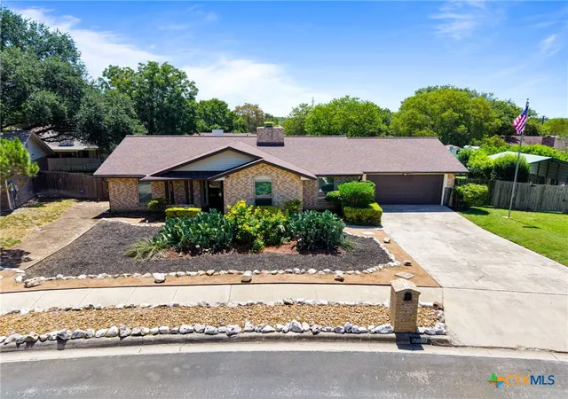 Photo 1 of Sale Pending at 6002 Crown Wy, San Antonio, TX 78239 | MLS# 623619 | Listing updated on 2026-08-26
