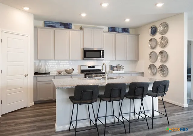 Photo 2 of Single family home for sale at 5528 Mcbride St, Cibolo, TX 78108 | MLS# 622947 | Listing updated on 2026-09-02
