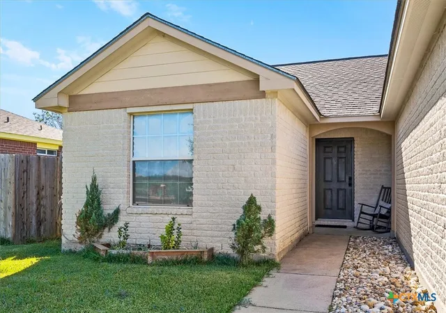 Photo 3 of Single family home for sale at 1514 Windridge Dr, Lockhart, TX 78644 | MLS# 623642 | Listing updated on 2026-09-22