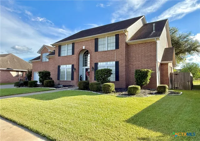Photo 2 of Single family home for sale at 311 Charleston Dr, Victoria, TX 77904 | MLS# 623640 | Listing updated on 2026-08-26