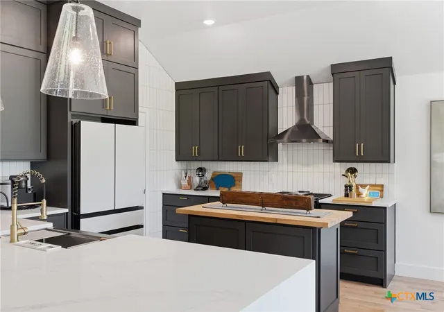Photo 3 of Single family home for sale at 410 Mustang Mesa, Liberty Hill, TX 78642 | MLS# 623652 | Listing updated on 2026-08-26