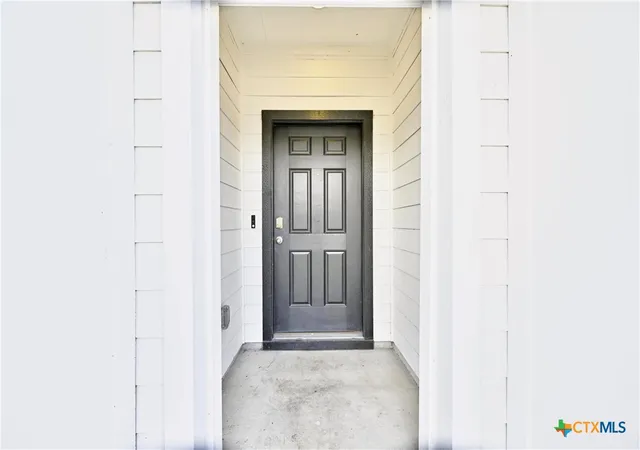 Photo 3 of Single family home for sale at 326 N Richland Dr, Lockhart, TX 78644 | MLS# 623673 | Listing updated on 2026-09-02