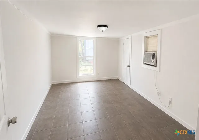 Photo 3 of Single family home for sale at 1001 Tony Lee St, Seguin, TX 78155 | MLS# 623539 | Listing updated on 2026-08-31