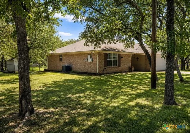Photo 3 of Single family home for sale at 5 Willow Run Dr, Belton, TX 76513 | MLS# 623180 | Listing updated on 2026-08-29