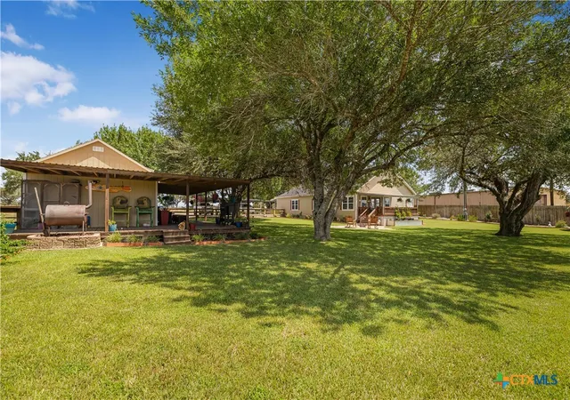 Photo 4 of Single family home for sale at 3393 E State Hwy 111, Yoakum, TX 77995 | MLS# 622146 | Listing updated on 2026-08-28