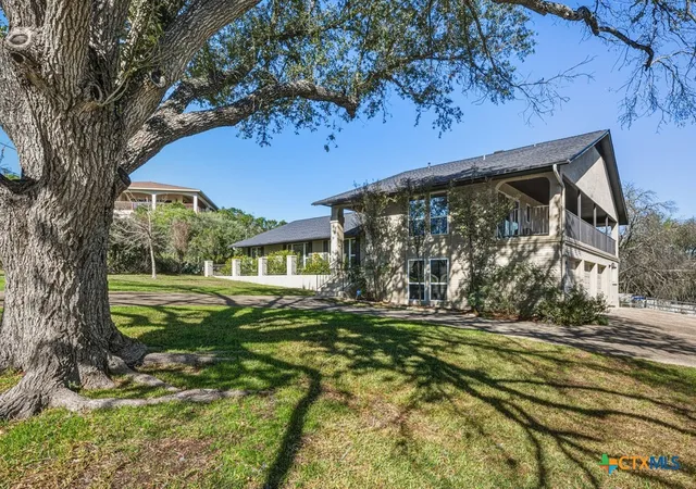 Photo 3 of Single family home for sale at 21 Royal Crst, New Braunfels, TX 78130 | MLS# 623726 | Listing updated on 2026-09-08