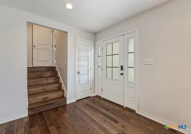 Photo 4 of Single family home for sale at 21 Royal Crst, New Braunfels, TX 78130 | MLS# 623726 | Listing updated on 2026-09-08