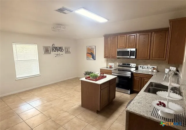 Photo 3 of Single family home for sale at 505 Leo Ln, Killeen, TX 76542 | MLS# 623752 | Listing updated on 2026-08-27