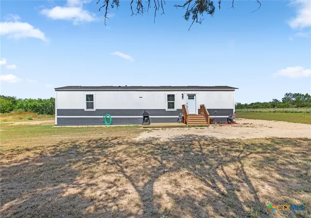 Photo 4 of Single family home for sale at 3113 Sandy Elm Rd, La Vernia, TX 78121 | MLS# 623544 | Listing updated on 2026-09-05