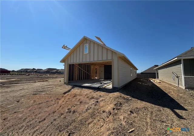 Photo 2 of Single family home for sale at 704 James Parker Cir, Killeen, TX 76542 | MLS# 623772 | Listing updated on 2026-09-02