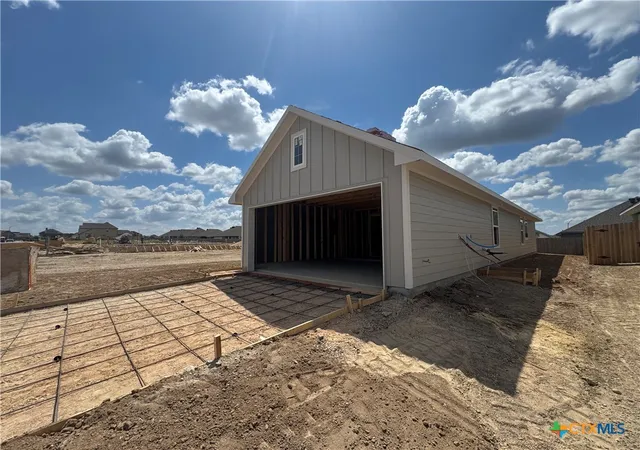 Photo 3 of Single family home for sale at 704 James Parker Cir, Killeen, TX 76542 | MLS# 623772 | Listing updated on 2026-09-15