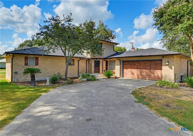 Photo 2 of Single family home for sale at 145 Rio Grande Dr, Seguin, TX 78155 | MLS# 623588 | Listing updated on 2026-09-10