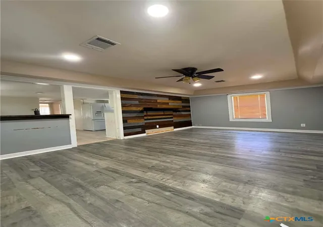 Photo 3 of Single family home for sale at 206 W Avenue B, Lampasas, TX 76550 | MLS# 623758 | Listing updated on 2026-09-14