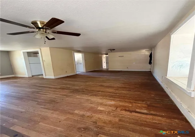 Photo 2 of Single family home for sale at 207 N Broad St, Lampasas, TX 76550 | MLS# 623756 | Listing updated on 2026-09-01