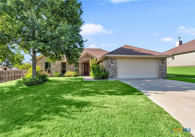 Photo 1 of Single family home for sale at 1400 Adam Ave, Burnet, TX 78611 | MLS# 621899 | Listing updated on 2026-09-15
