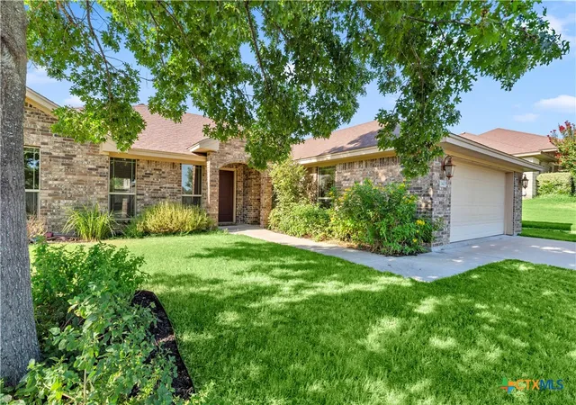 Photo 2 of Single family home for sale at 1400 Adam Ave, Burnet, TX 78611 | MLS# 621899 | Listing updated on 2026-09-15