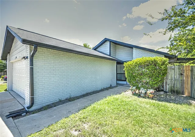 Photo 2 of Single family home for sale at 2116 Coach Dr, Killeen, TX 76543 | MLS# 617013 | Listing updated on 2026-09-03